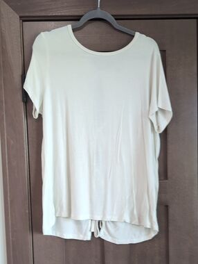 BKE Cream Short Sleeve Scoop Neck Top with Drawstring Hem